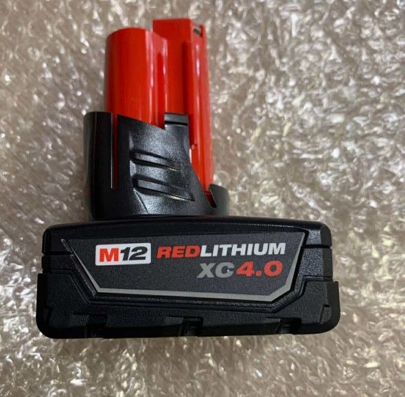 Milwaukee New 4ah Battery 12M Nuevo