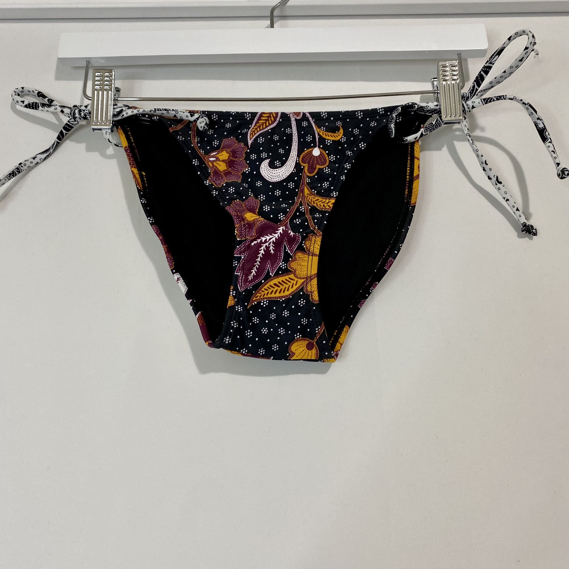 Xhilaration Women’s Hipster Print Bikini Black Print NWT