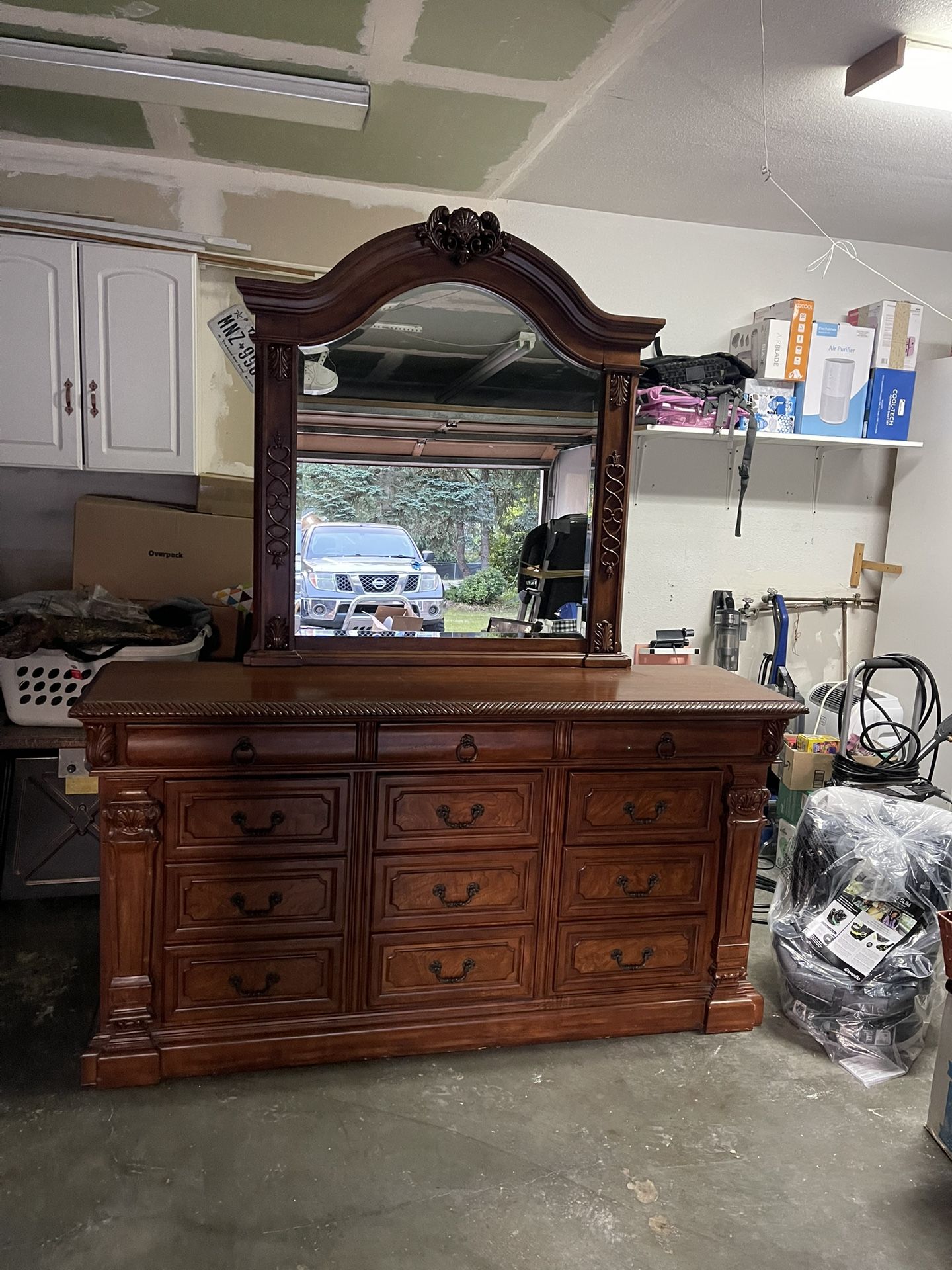 Dresser