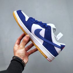 Nike SB Dunk Low Los Angeles Dodgers 17