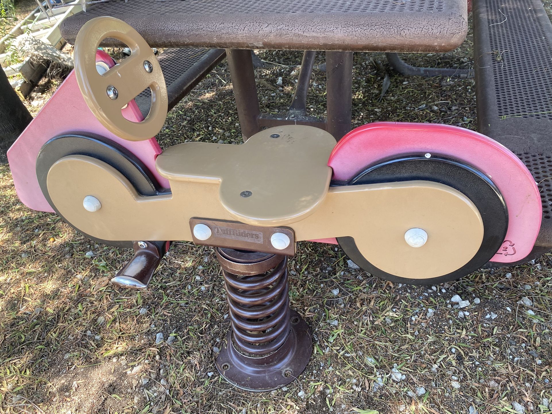 Surface Mount Spring Rider