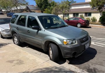 2005 Ford Escape XLS, 63k miles