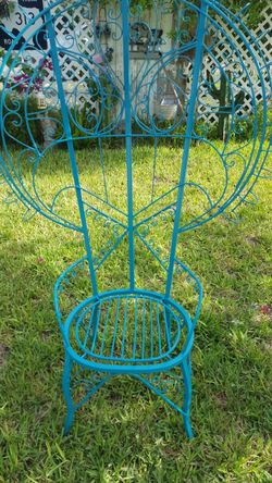 5 foot tall metal chair