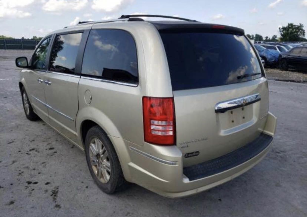 2010 Chrysler Town & Country