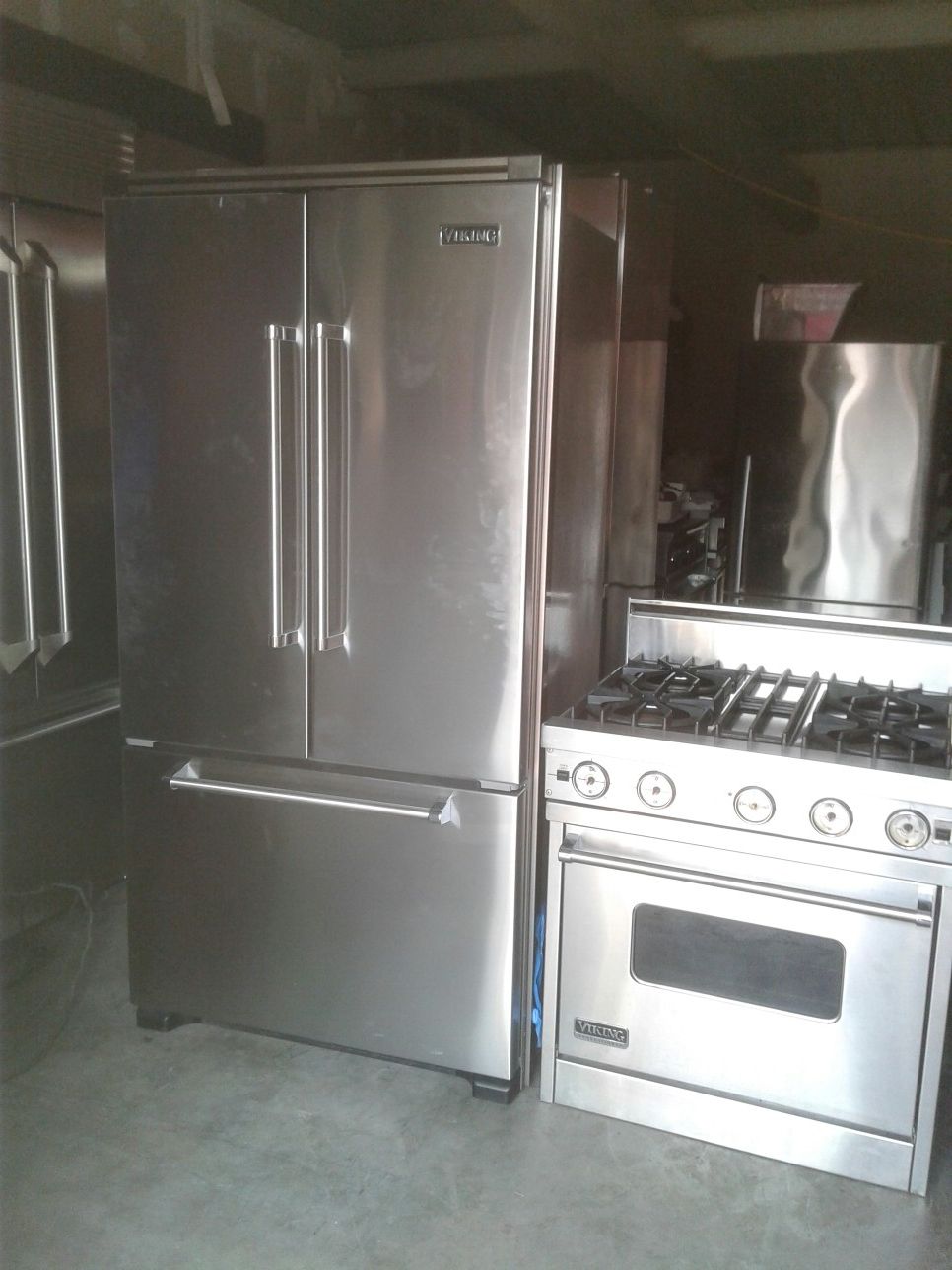 VIKING PROFESSIONAL STOVE 30" AND VIKING REFRIGERADOR 36"