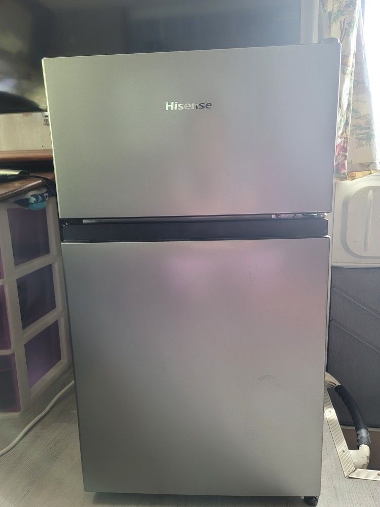 Hisense Mini Fridge