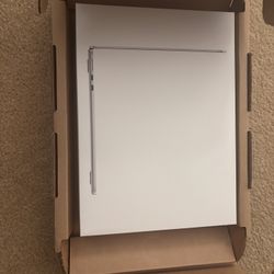 760.00 New Sealed Box W/ Apple 13” MacBook Air M4 Chip with 16GB RAM 256GB SSD Liquid Retina Display - Located In Fishers 