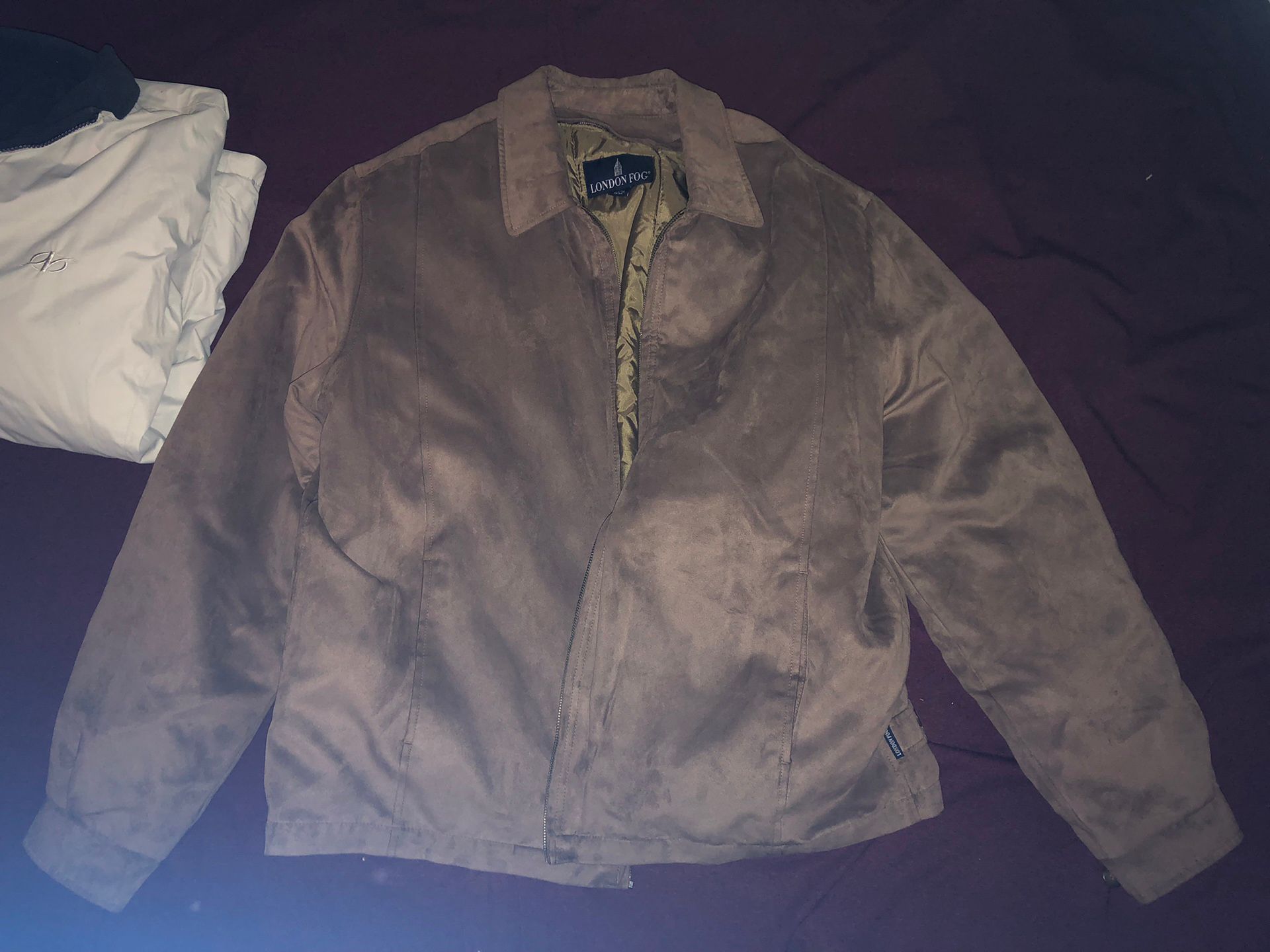 2 Men’s Jackets, XLarge, Like New And 3 Leather Belts Size 40-42