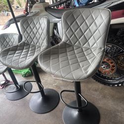 3 Bar Stools 