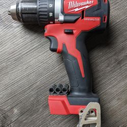 Milwaukee drill/driver 2801-20 M18