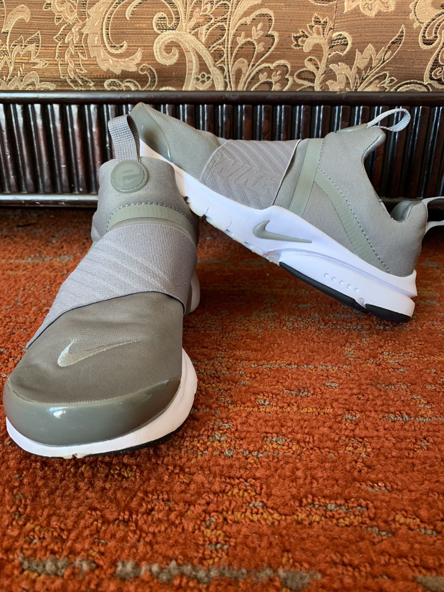Nike Presto Extreme SE Size 5Y Gray white Athletic Shoes Sneakers for Sale in Fort Lauderdale FL OfferUp