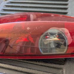 Chevy Colorado/GMC Canyon Right Side Tail Light 