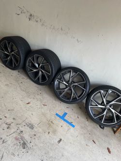 2023 r8 wheels and tires and performance factory exhaust