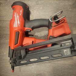 Milwaukee 16 Angle Nailer M18 