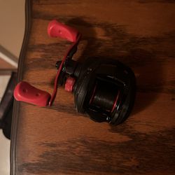 Abu Garcia Black Max baitcaster