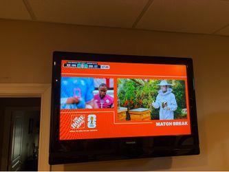 32” Flat Screen TV