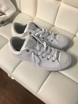 Converse totalmente nuevos color blanco $55