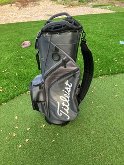 Titleist Cart 14 lightweight bag