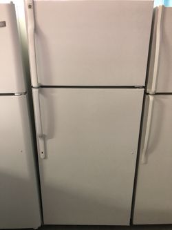 28” Wide 18 Cubic Foot Refrigerator