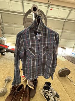 Men’s long sleeve button down dress shirt