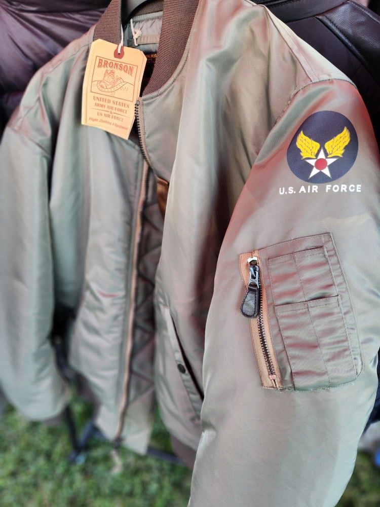 MA-1 Bomber Jacket.