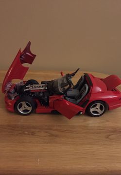 Viper die-cat 1:18 scale with display case made in Italy Burago