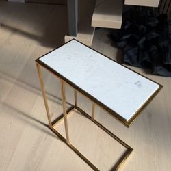 Marble Side Table West elm. 
