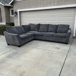 Grey 2-Piece Sectional Ashley Furniture (Delivery Available)