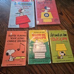 Vintage Charles M Schultz Snoopy Books 📚