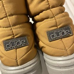 hey dude snow /water proof boots kids 