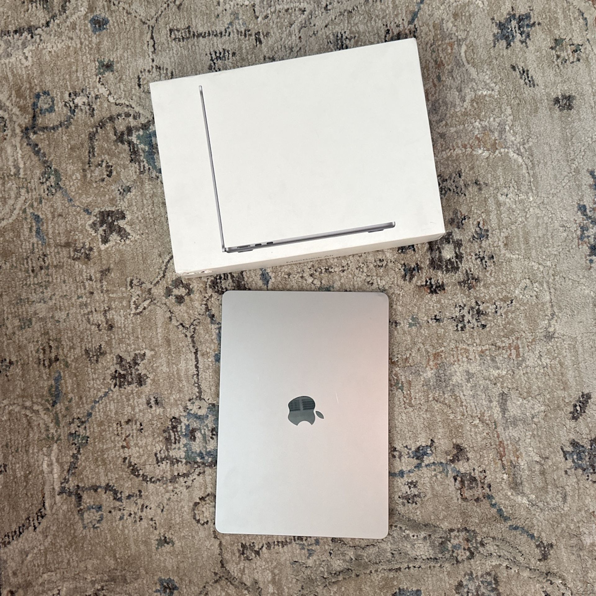 MacBook Air M2 16GB RAM 512 GB W/ AppleCare+