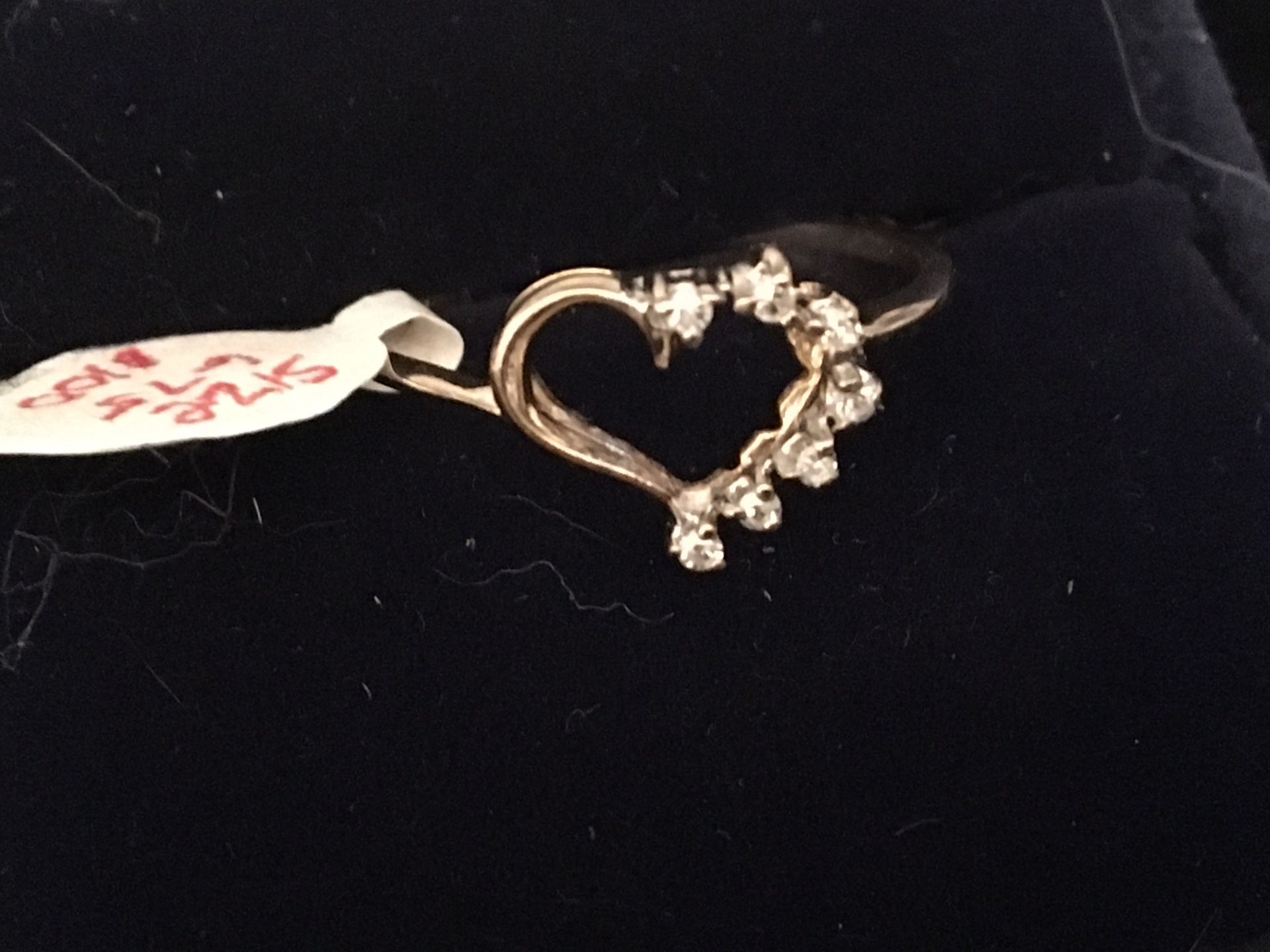 10kt diamond heart ring