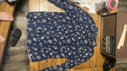 Men’s size large express dress shirt