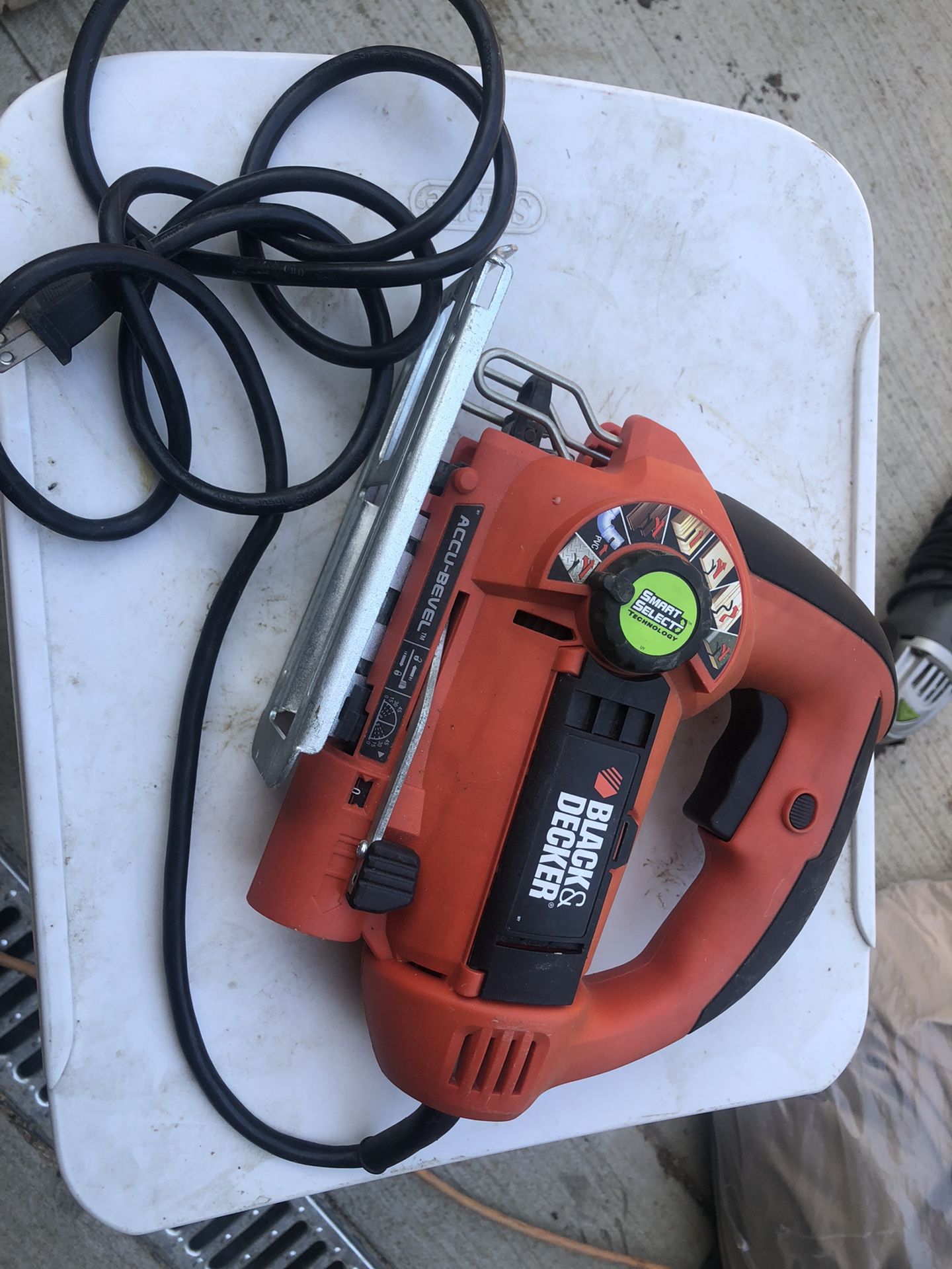 BLACK DECKER ORBITAL 7 SPEED SMART SELECT 5.0A JIG SAW $45