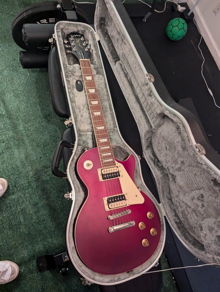 Epiphone Les Paul with hard cover case 
