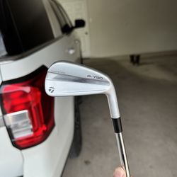 Taylormade P790 Golf Iron Set