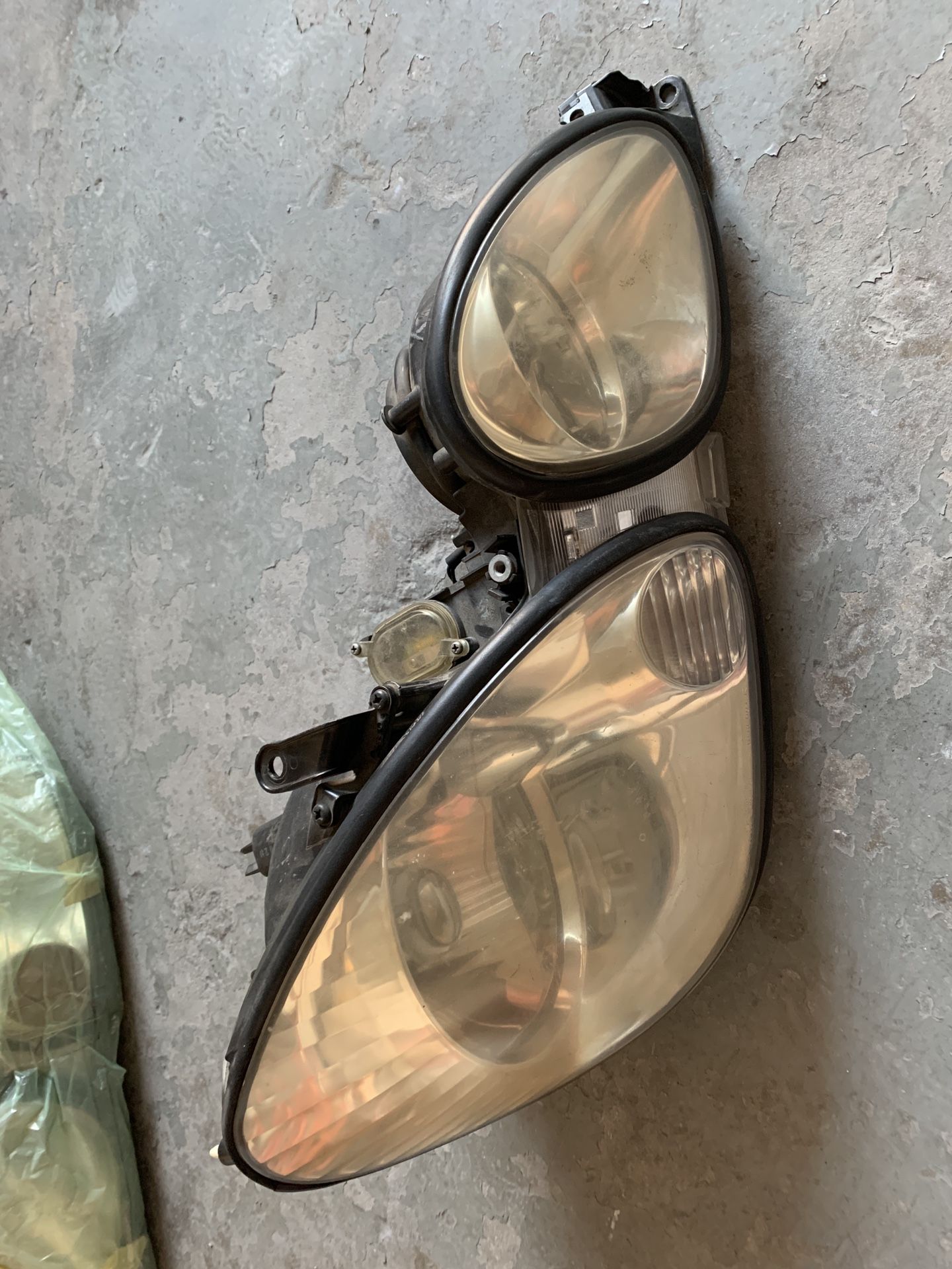 1(contact info removed) Lexus GS 300 GS400 GS 430 LEFT AND RIGHT HEADLIGHTS