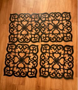 Plastic wall decor