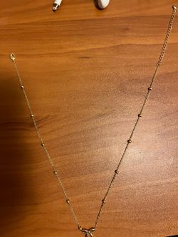 bow necklace