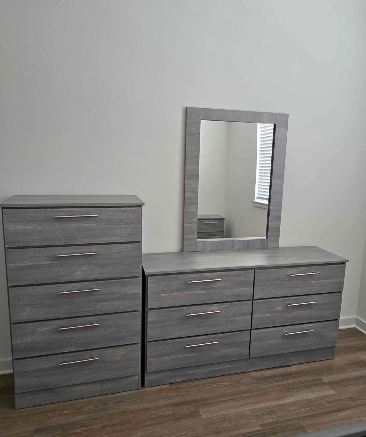 Dresser Whit Mirror And Chest - Cómoda Con Espejo Y Gavetero