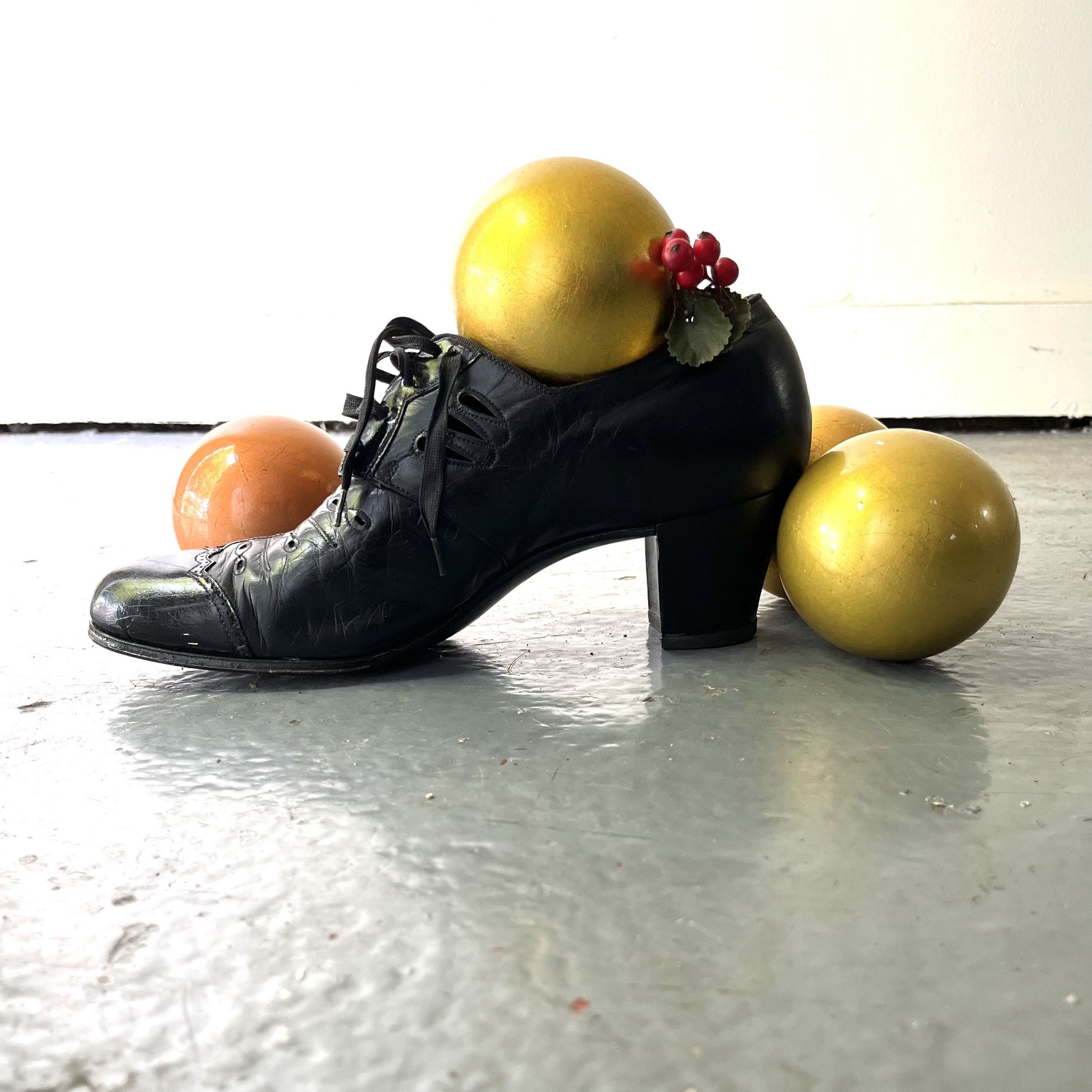 1940s Shoes. Lace Up Vintage Pumps