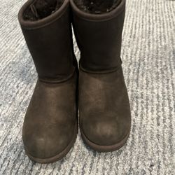 GIRLS UGG BOOTS SIZE 3