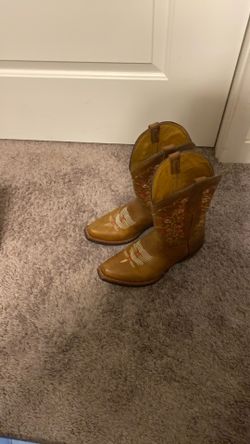 Women’s boots size 7.5