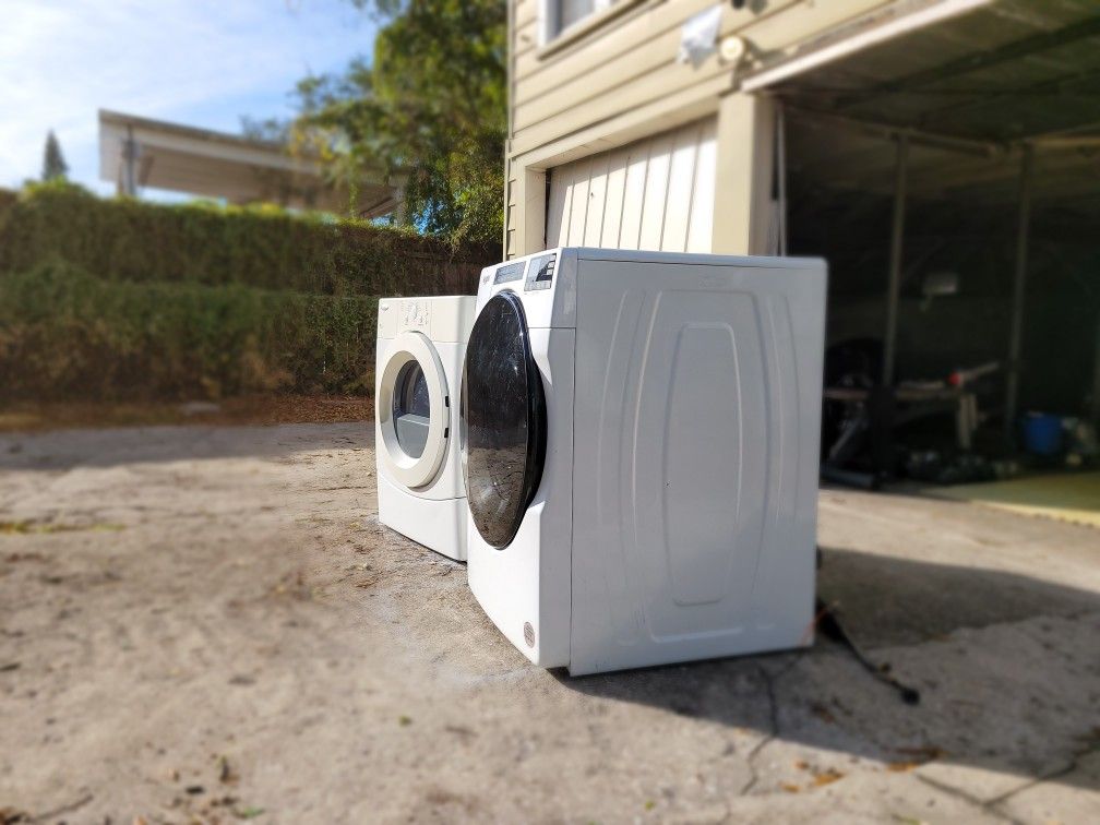 🧺 Whirlpool Front Loader Washer + Dryer Set – $300 (All Electric, Works Great!)