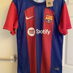 23/24 BARCELONA HOME KIT BRAND NEW SIZE LARGE CAN NEGOTIATE PRICE