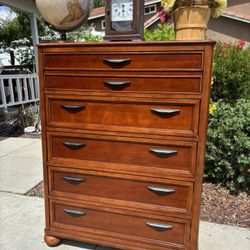 5 Drawer Wood Dresser Chest of Drawers Furniture Good Condition 
