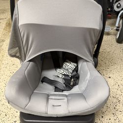 NUNA Pipa Baby Car Seat with Base