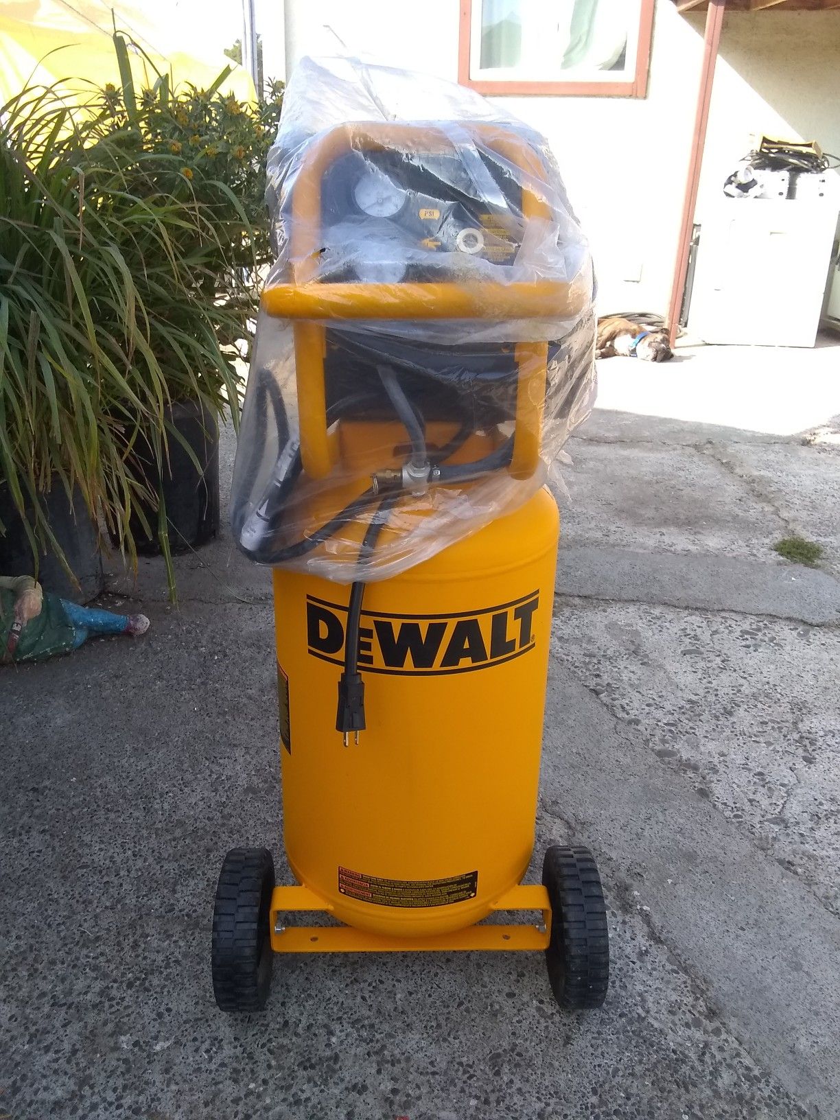 Compressor DeWalt 200 psi 15 gal