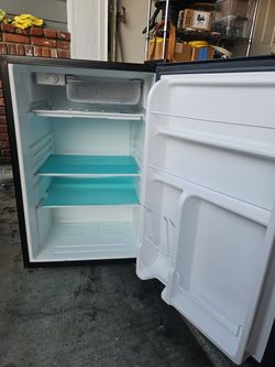 Mini Fridge Barely Used