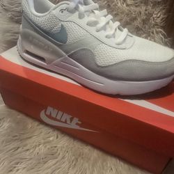 Womens. .Nike Air Max SYSTM SIZE 10.5